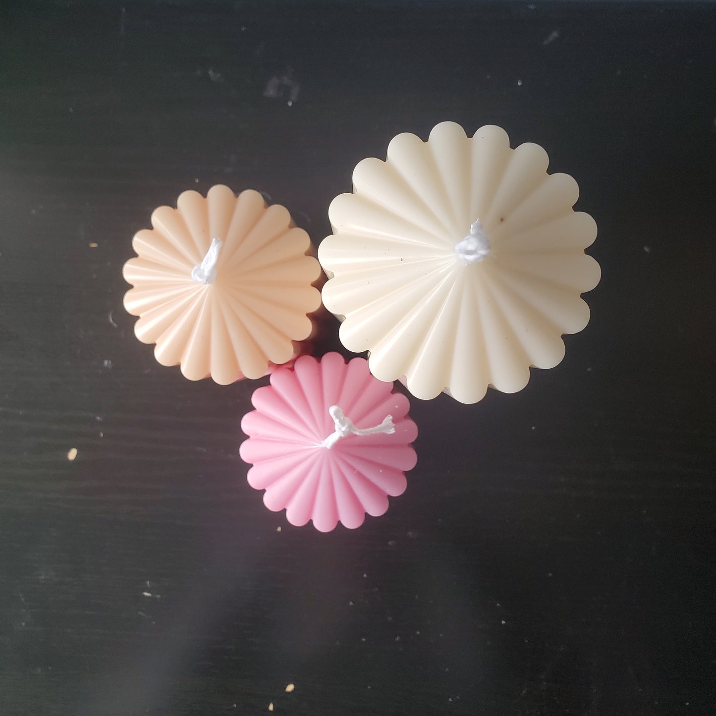 Large peaked ribbed candle