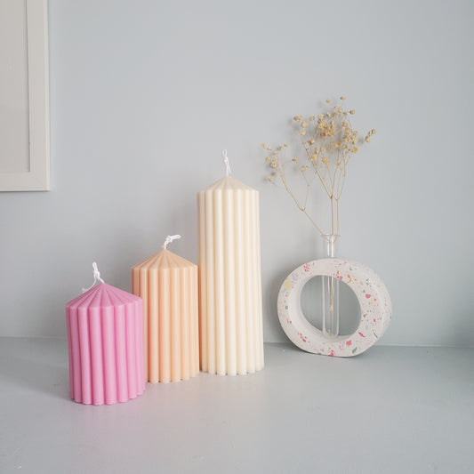 Large peaked ribbed candle