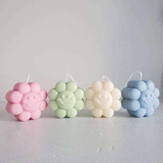Smiley flower candle