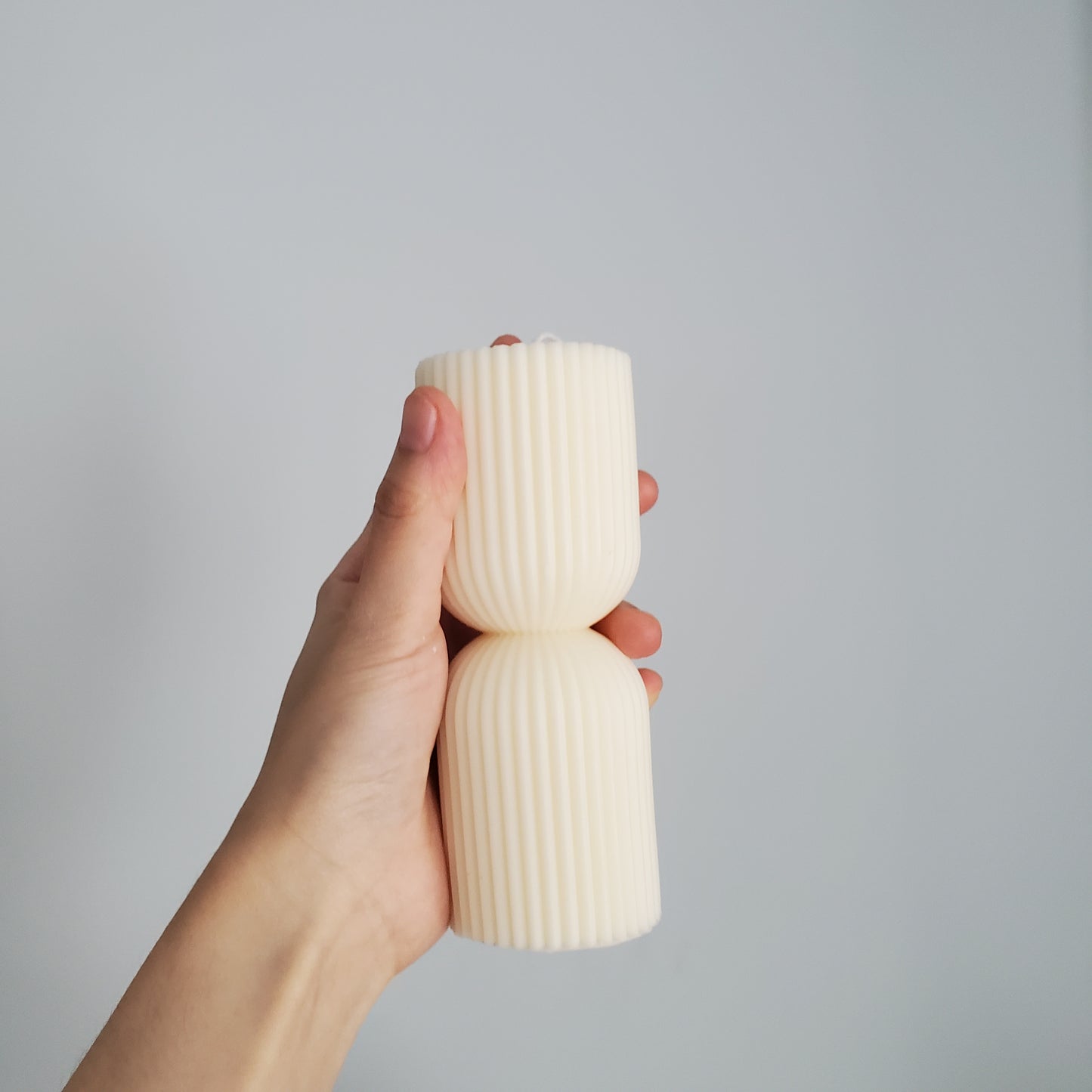 Aesthetic ribbed pillar candle