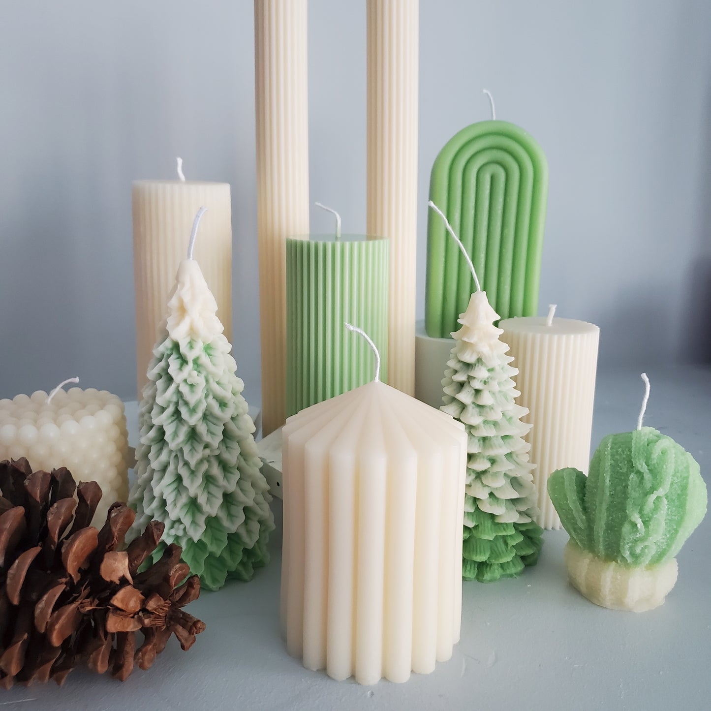Peaked ribbed candle