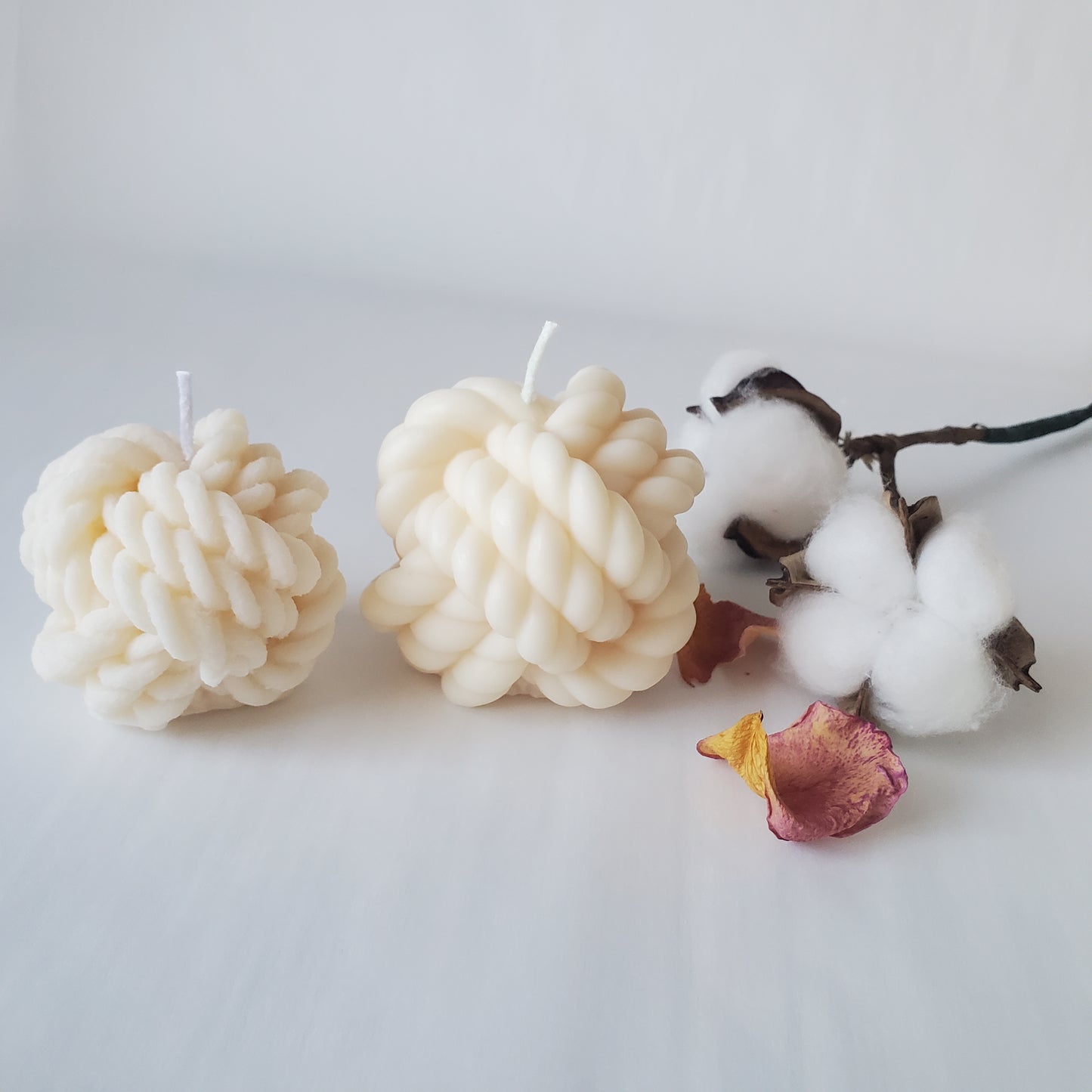 Large Yarn Ball Candle -