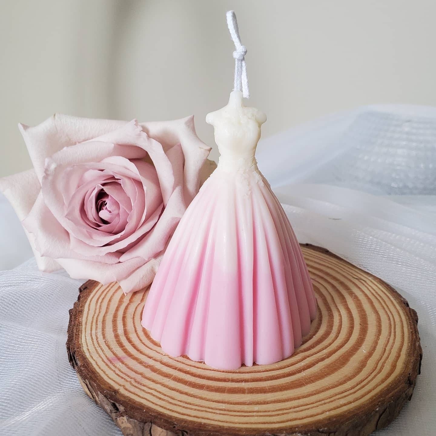 Wedding dress candle